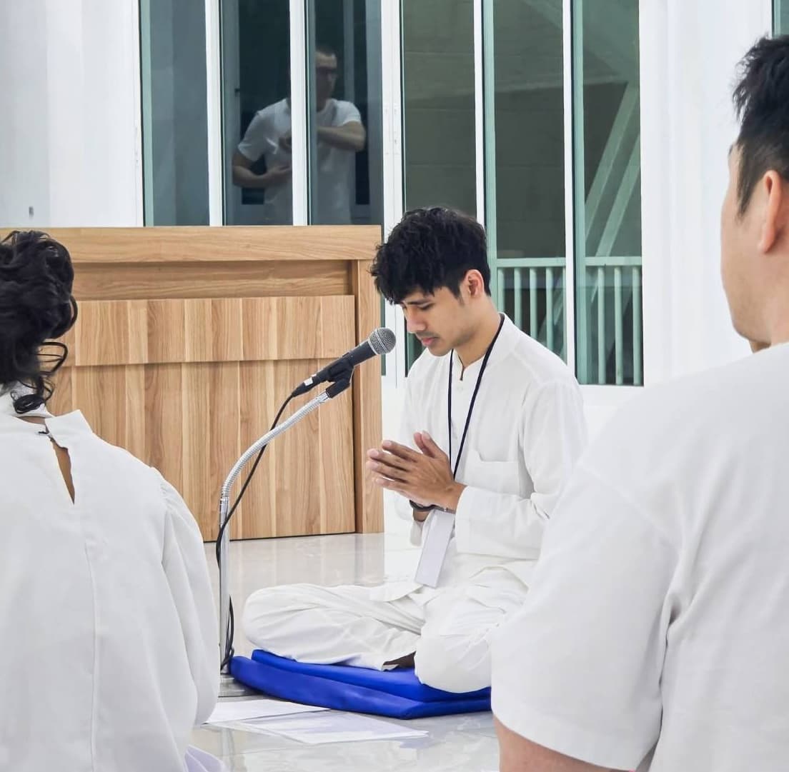 Dhamma Volunteer Training — Serving the Dhamma
